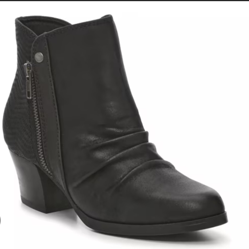 BareTraps Langley boots, NIB